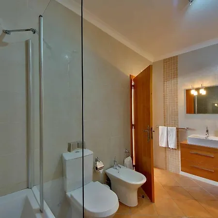 Monte De Madrinha 알부페이라